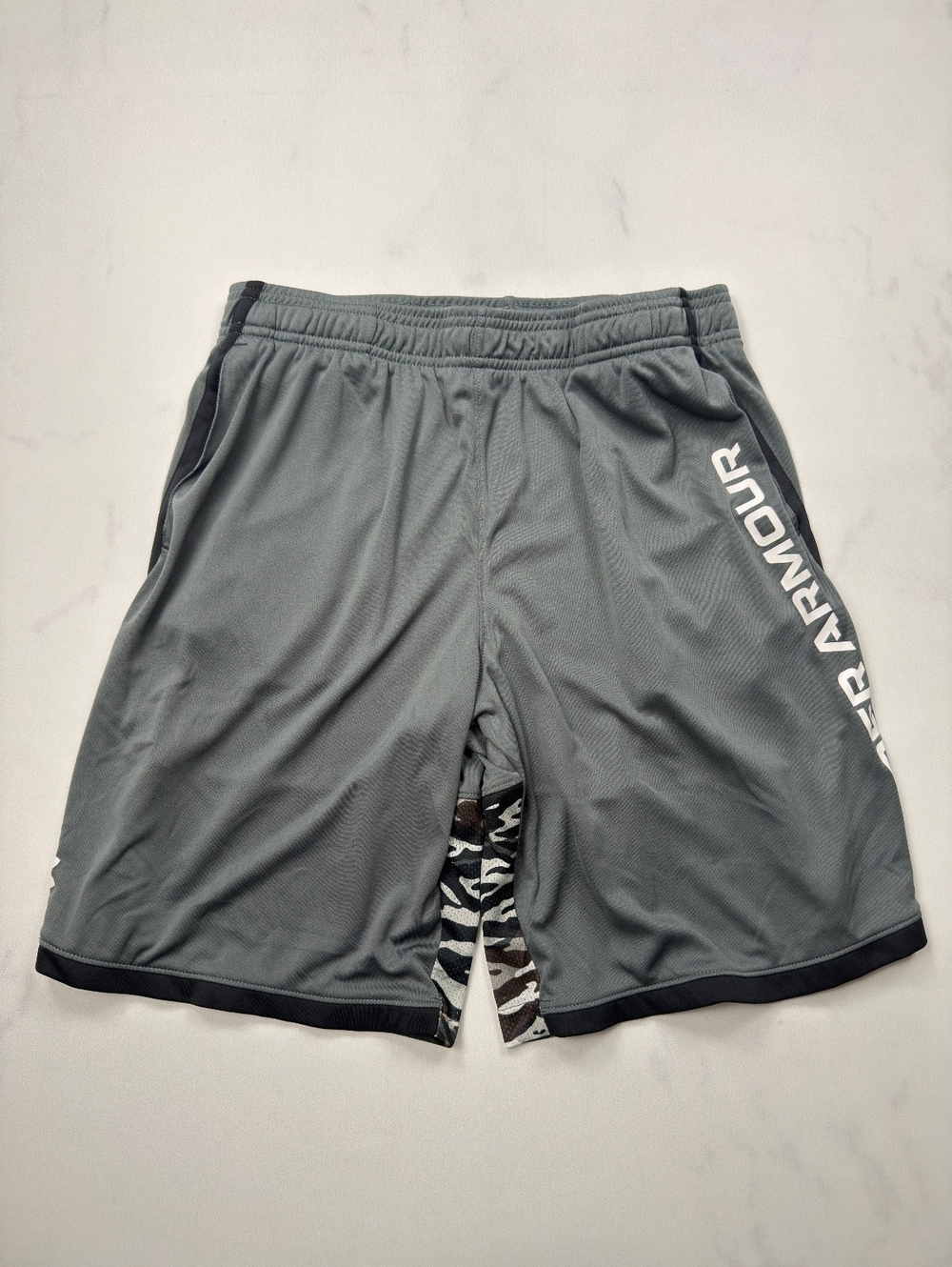 Under Armour Athletic Shorts Gray Camo Detail - Boys XL